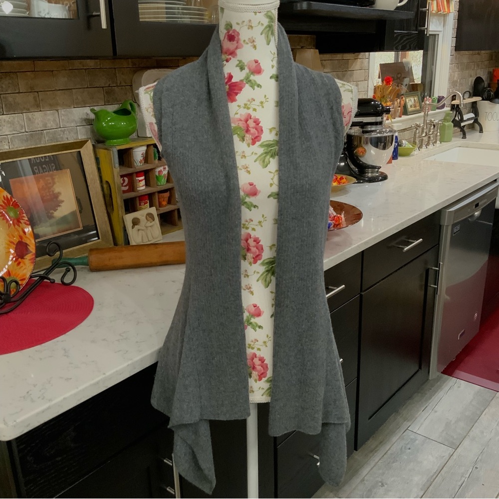 Banana Republic Lambswool Blend Open Front Sleeveless Cardigan Sweater 
Gray 
XS